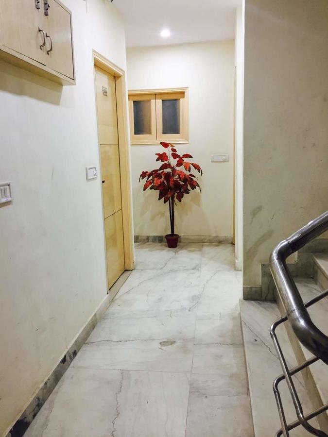 Cottage Lord Krishna Walking Distance From New Delhi Railway Station Exterior photo
